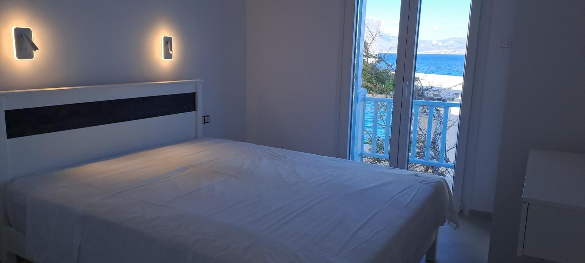 Dinas Inn Piso Livadi Ngoại thất bức ảnh