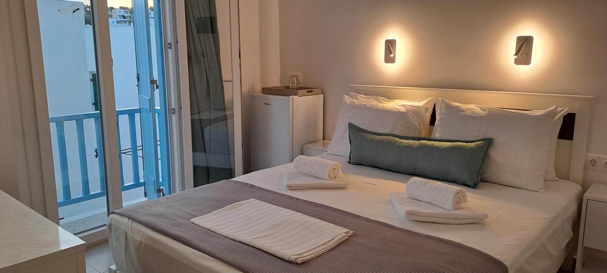 Dinas Inn Piso Livadi Ngoại thất bức ảnh