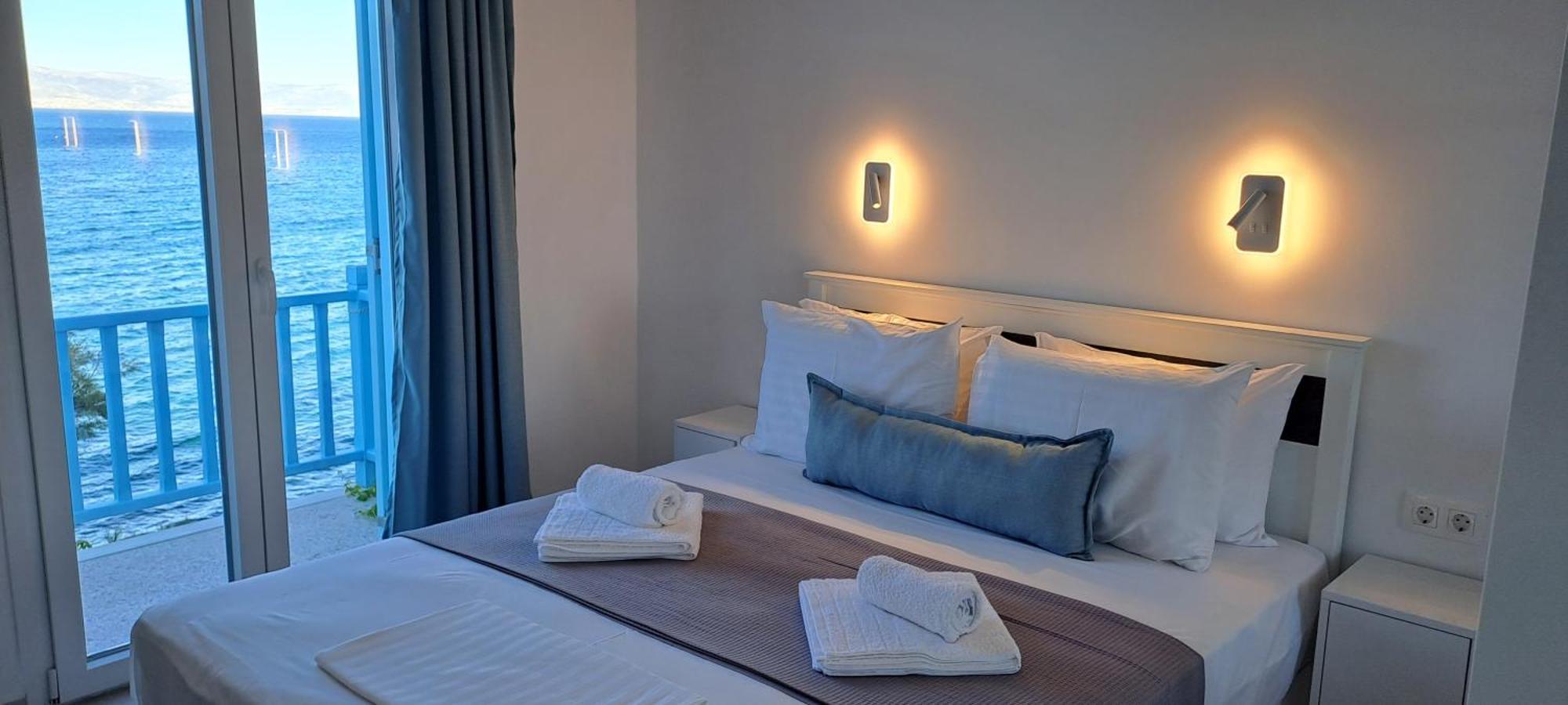 Dinas Inn Piso Livadi Ngoại thất bức ảnh